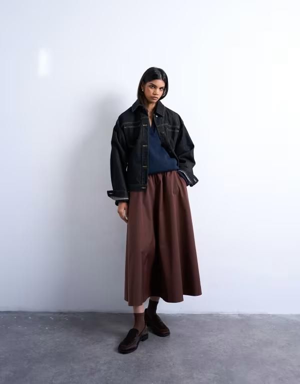 トップショップ レディース ボトムス スカート ミディ Topshop full circle midi skirt with elasticized waist in chocolate Chocolate チョコレート