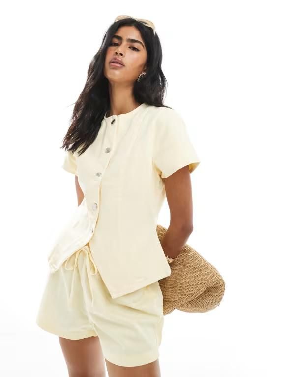 エイソス レディース トップス Tシャツ デニム ASOS DESIGN denim button up short sleeve top in yellow Butter yellow イエロー
