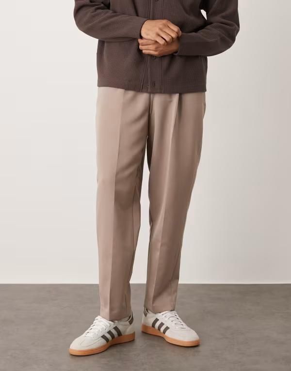 エイソス メンズ ボトムス カジュアルパンツ テーパードフィット ASOS DESIGN smart relaxed tapered fit pant with front pleats in dark stone Dark stone ストーン
