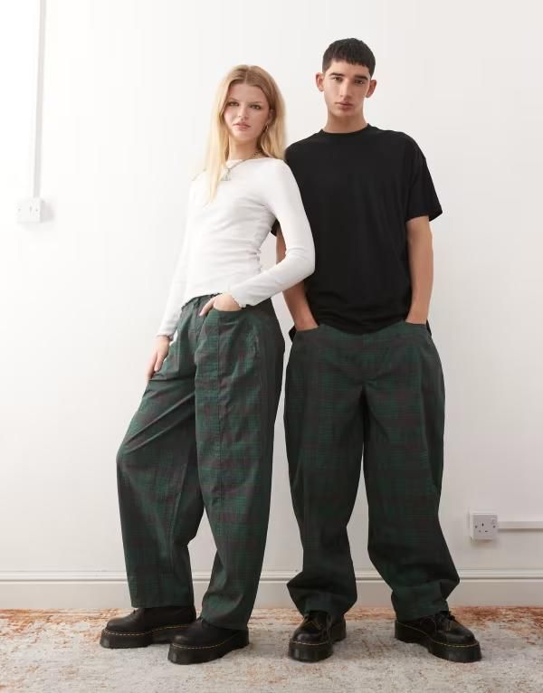 リクレイム ヴィンテージ レディース ボトムス カジュアルパンツ プリント Reclaimed Vintage unisex green and navy check print barreleg pants Green グリーン