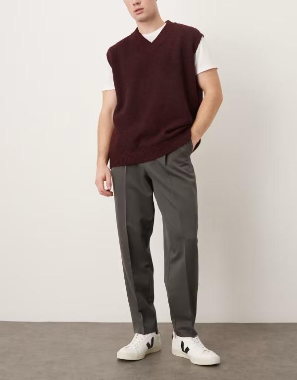 エイソス メンズ ボトムス カジュアルパンツ テーパードフィット プリーツ ASOS DESIGN smart pleated relaxed tapered fit pants in charcoal チャコール