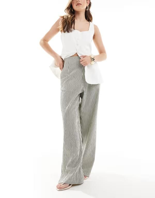 エイソス レディース ボトムス カジュアルパンツ ストレート パンツ ASOS DESIGN textured pull on straight leg pants and white stripe Mono stripe ストライプ
