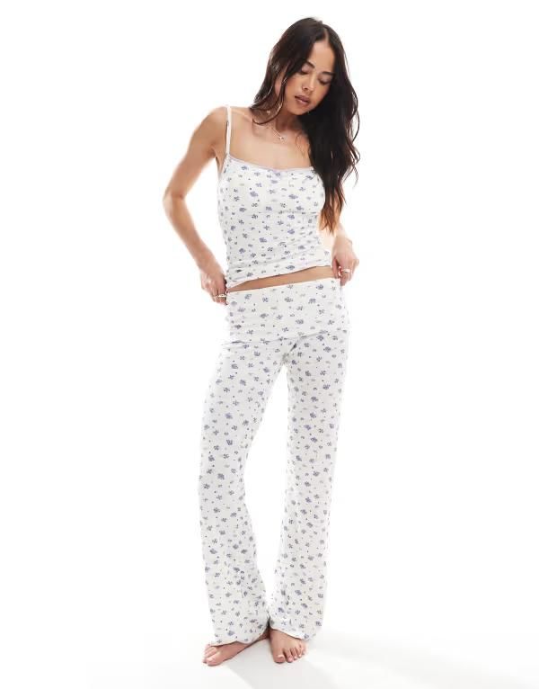 コットンオン レディース ボトムス カジュアルパンツ パンツ コットン CottonOn Cotton On sleep recovery rollwaist lounge pants in lilac ditsy part of a set EMILY DI