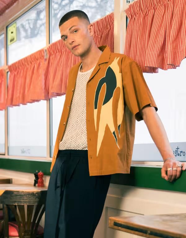 トップマン メンズ トップス シャツ 刺繍 Topman short sleeve embroidered patch shirt in tan TAN タン 12,565円