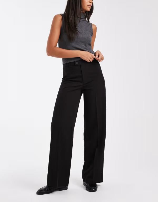 ヴェロモーダ レディース ボトムス カジュアルパンツ ストレート パンツ Vero Moda straight leg dress pants with crease front Black ブラック