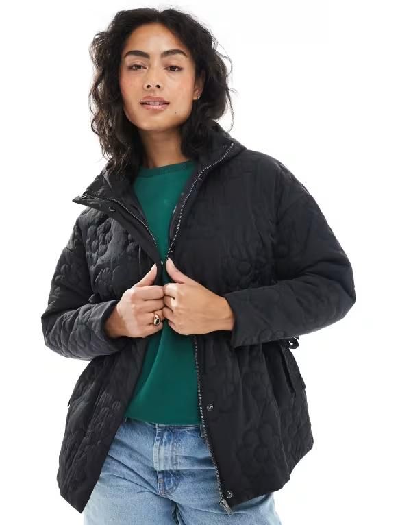ウェンズデーガール レディース アウター コート キルティング ジャケット Wednesdays Girl flower quilted cinch waist puffer jacket Black ブラック
