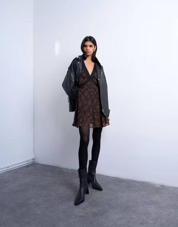 トップショップ レディース トップス ワンピース レーストリム フラワー柄 ミニ レース フラワー Topshop long sleeve lace trim mini day dress in darkbased floral Floral