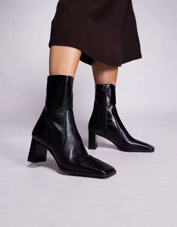 エイソス レディース シューズ ブーツ・レインブーツ アンクル ブーツ レザー ヒール ASOS DESIGN Ramona leather square toe heeled ankle boots BLACK LEATHER ブラック