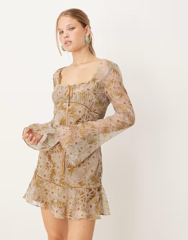 エイソス レディース トップス ワンピース ミニワンピース フラワー柄 プリント ギャザー ミニ フラワー ASOS DESIGN ruched bust long sleeve mini dress floral print Blue floral ブルー