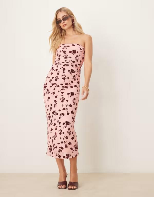 エイソス レディース トップス ワンピース マキシワンピース フラワー柄 ギャザー マキシ フラワー ASOS DESIGN bandeau ruched sides floral flocked maxi dress PINK ピンク