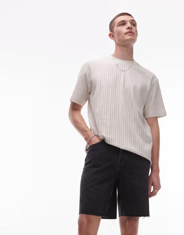 トップマン メンズ ボトムス ハーフパンツ・ショーツ ストレート ショートパンツ デニム Topman denim straight leg shorts with raw hem in washed WASHED BLACK ブラック