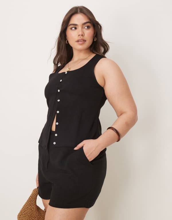 エイソス レディース ボトムス ハーフパンツ・ショーツ ショートパンツ リネン ASOS DESIGN Curve relaxed dad shorts with linen Black ブラック