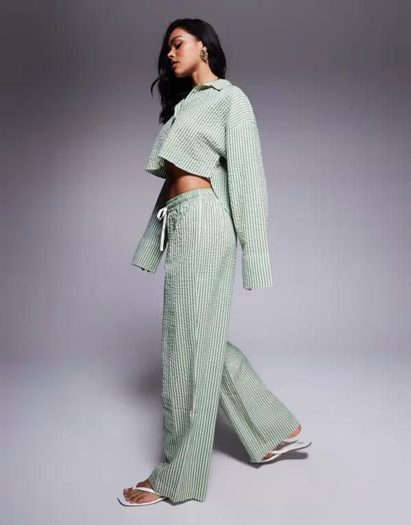 エイソス レディース ボトムス カジュアルパンツ パンツ ASOS DESIGN Lisa seersucker beach pants stripe Green Stripe グリーン