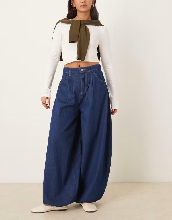 エイソス レディース ボトムス デニムパンツ ジーンズ ASOS DESIGN bubble hem jeans in mid BLUE ブルー