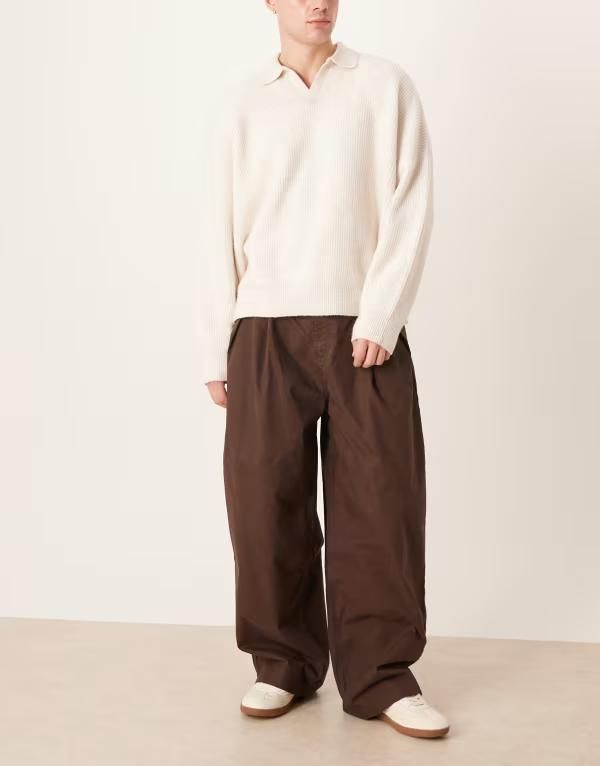 エイソス メンズ ボトムス カジュアルパンツ ASOS DESIGN oversized baggy chinos with pleats BROWN ブラウン
