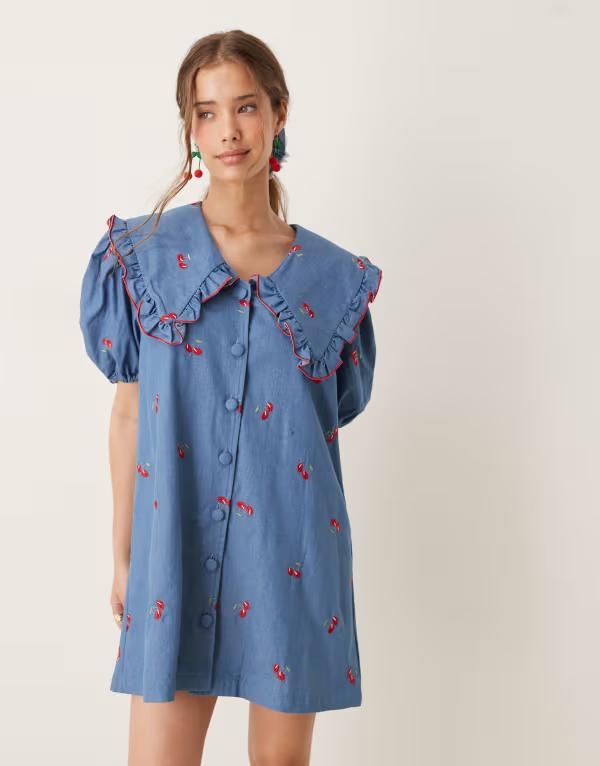 シスタージュン レディース トップス ワンピース ミニワンピース ミニ デニム Sister Jane cherry embellished oversized collar mini dress in denim blue part of a set Den