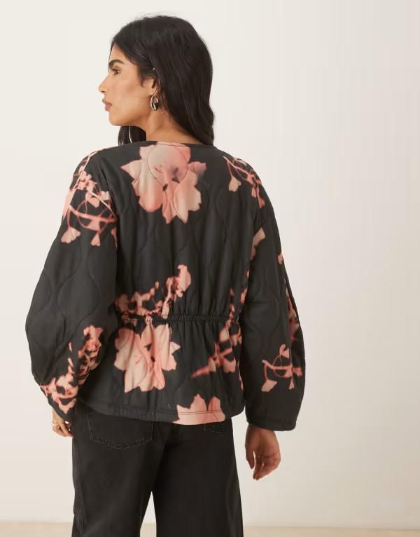 エイソス レディース アウター ジャケット・ブルゾン ウエストマーク フラワー柄 キルティング フラワー ジャケット ASOS DESIGN cinched waist jacket with quilted allover floral design Bla エイソス レディース アウター ジャケット・ブルゾン ウエストマーク フラワー柄 キルティング フラワー ジャケット ASOS DESIGN cinched waist jacket with quilted allover floral design Bla