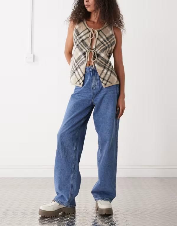 ノイジーメイ レディース ボトムス デニムパンツ ストレート デニム ジーンズ Noisy May Alexa mid rise straight leg jeans in mid blue denim Medium blue denim デニム