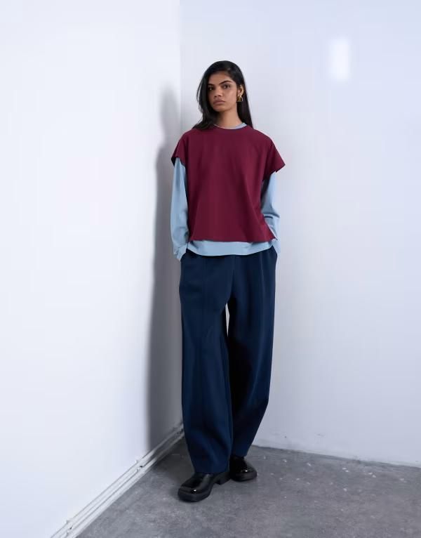 トップショップ レディース ボトムス カジュアルパンツ スウェットパンツ スキューバ Topshop scubastyle fabric pintuck barreleg sweatpants NAVY ネイビー