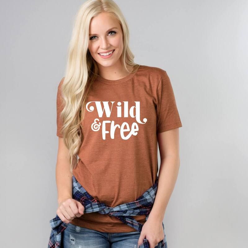Simply Sage Market レディース トップス Tシャツ Simply Sage Market Wild And Free Wordshort Sleeve Tee Rust ラスト