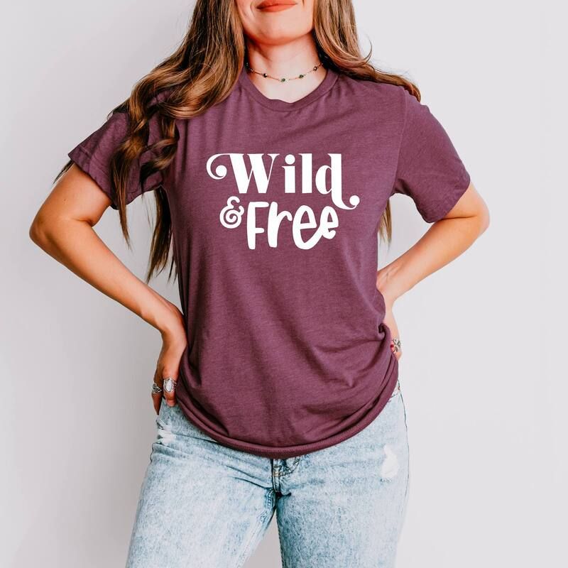 Simply Sage Market レディース トップス Tシャツ Simply Sage Market Wild And Free Wordshort Sleeve Tee Plum プラム 7,385円