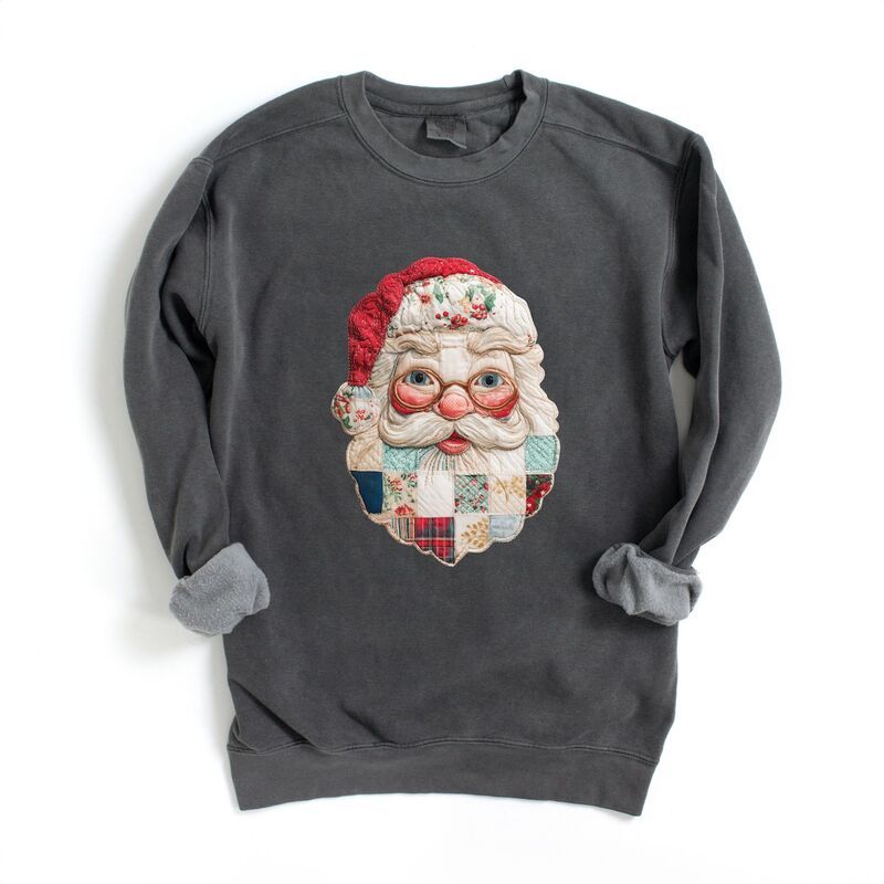 Simply Sage Market レディース トップス Tシャツ プリント パッチワーク スウェット Simply Sage Market Santa Face Patchwork Print Womens Garment Dyed Sweatshirt