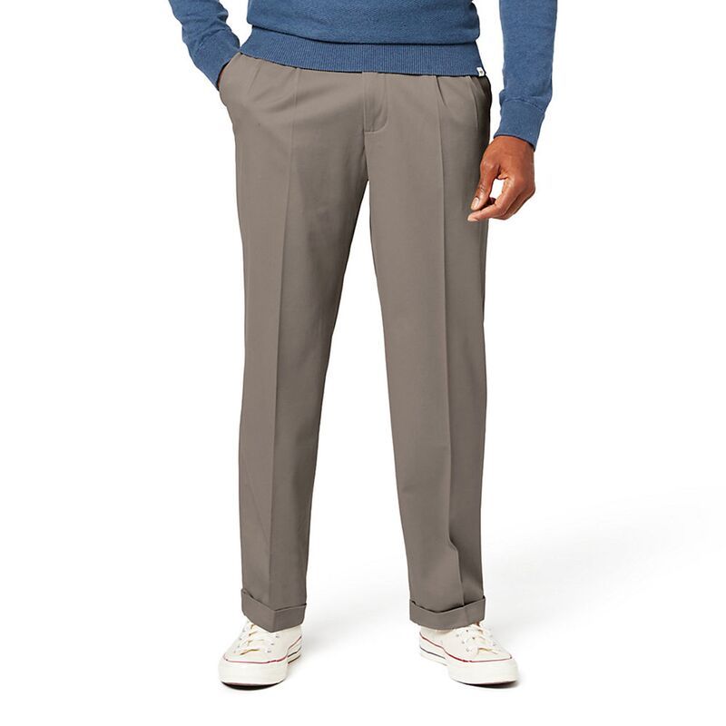 ドッカーズ メンズ ボトムス カジュアルパンツ リラックスフィット プリーツ Mens Dockers Relaxed Fit Comfort Stretch Pleated Cuffed Khaki Pants Dark Pebble カーキ