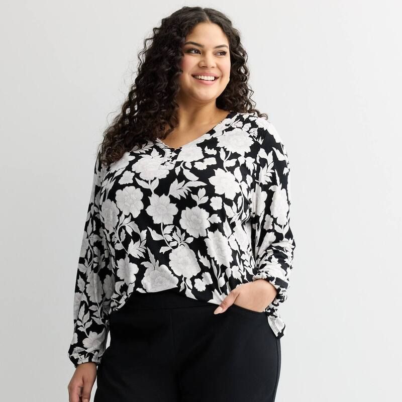 クロフト＆バロー レディース トップス Tシャツ プラスサイズ シャーリング ブラウス Plusize Croft Barrow Smocked Henley Blouse Black Linear Floral ブラック