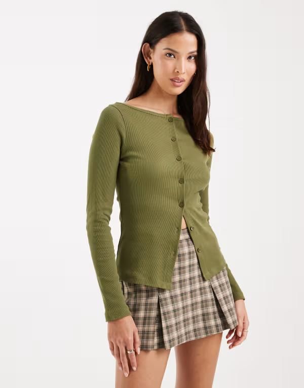 ミスセルフフリッジ レディース アウター カーディガン Misselfridge slash neck button up top in olive GREEN グリーン