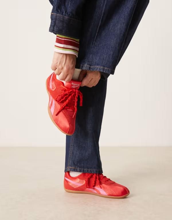リーボック レディース シューズ スニーカー Reebok Ultra Lo sneakers with gum soles and RED レッド