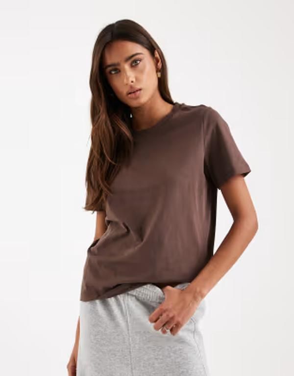 ヴェロモーダ レディース トップス Tシャツ Vero Moda Tshirt in chocolate martini チョコレート