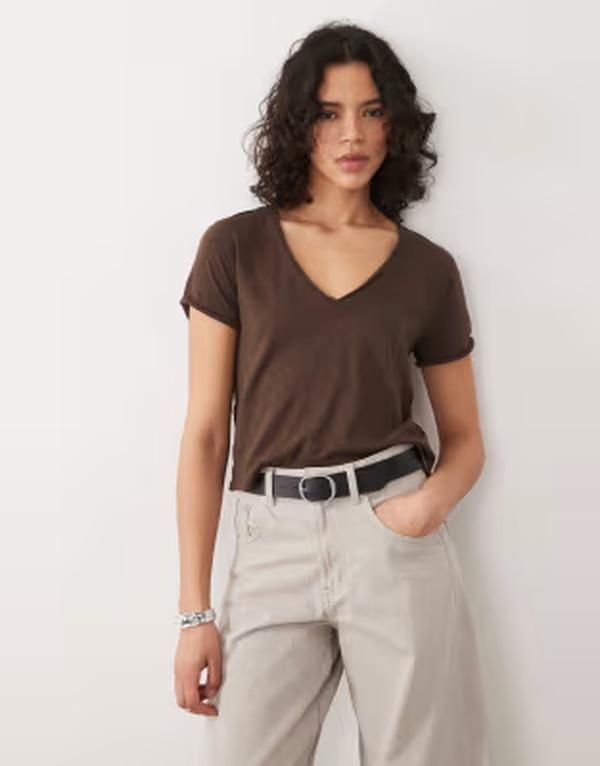 フリーピープル レディース トップス Tシャツ Vネック Free People take 2 short sleeve vneck tee in doublespresso Double ブラウン