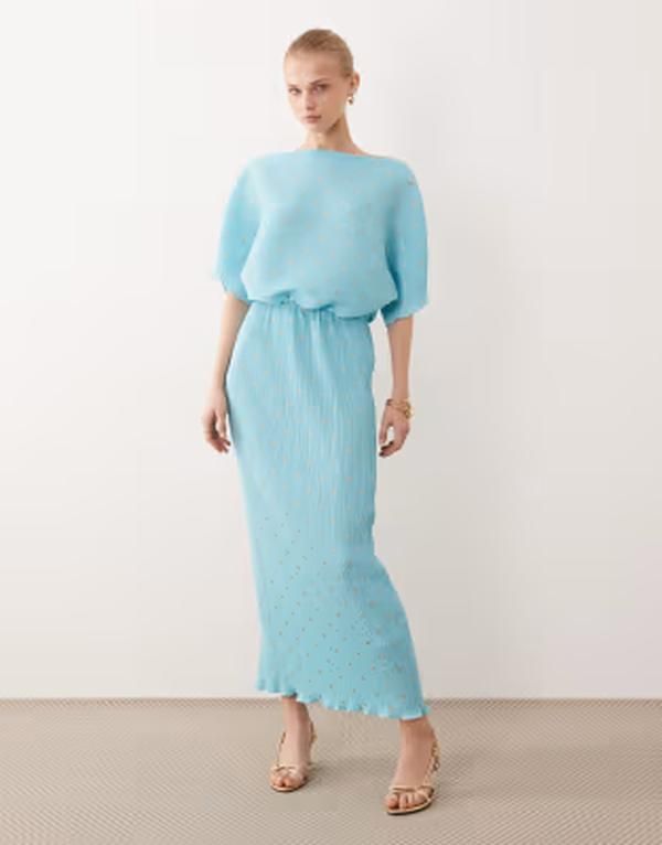 ネバーフリードレスド レディース トップス ワンピース ドットール マキシ Never Fully Dressed Tilly off the shoulder pliss maxi dress in metallic turquoise polka dots