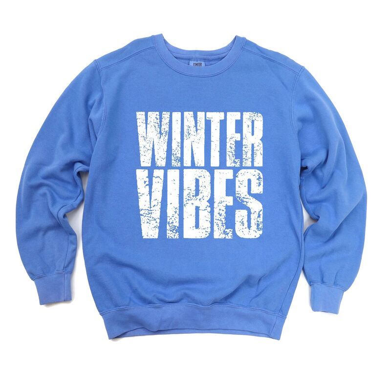 Simply Sage Market レディース トップス Tシャツ スウェット グラフィック Simply Sage Market Winter Vibes Block Distressed Womens Garment Dyed Graphic Sweat
