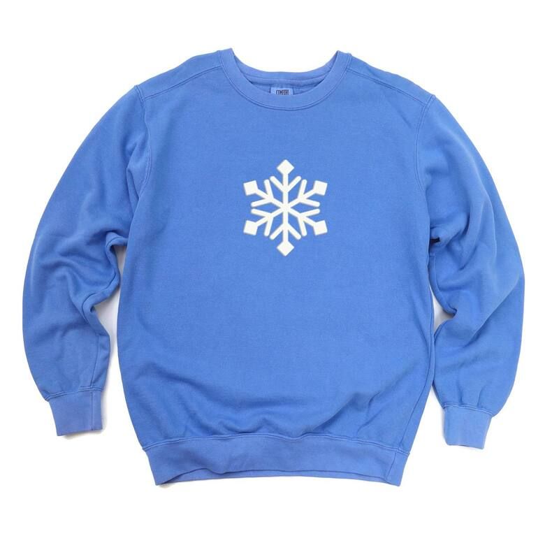 Simply Sage Market レディース トップス Tシャツ スウェット グラフィック Simply Sage Market Small Snowflake Puff Womens Garment Dyed Graphic Sweatshirt Flo