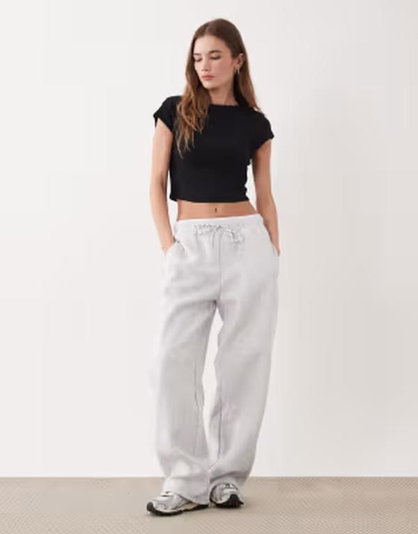 コットンオン レディース ボトムス カジュアルパンツ プラスサイズ スウェットパンツ Cotton double waistband plush barreleg sweatpants in cloudy grey グレー