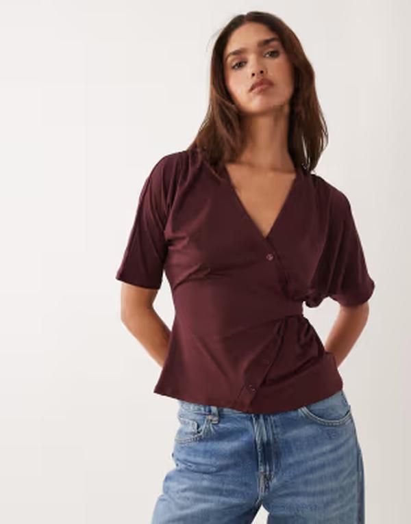 エイソス レディース トップス Tシャツ ASOS DESIGN plunge neck wrap top with button details Burgundy バーガンディ