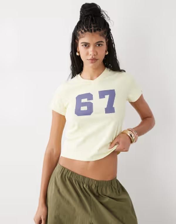 コルージョン レディース トップス Tシャツ Vネック COLLUSION athletic vneck number tee in yellow イエロー