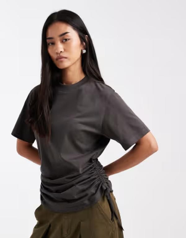 エイソス レディース トップス Tシャツ クルーネック ギャザー ASOS DESIGN ruchedetail tie side short sleeve crew neck tee in charcoal チャコール