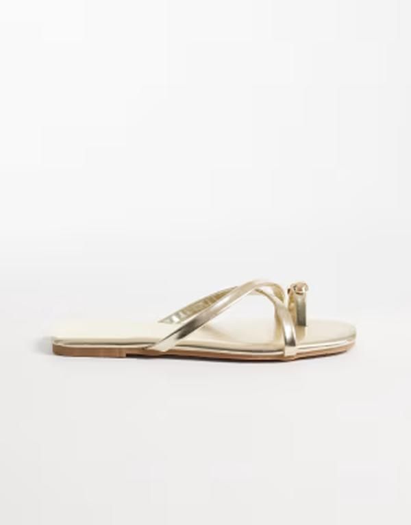 グラマラス レディース シューズ サンダル Glamorous flat sandals with toe ringOLD ゴールド