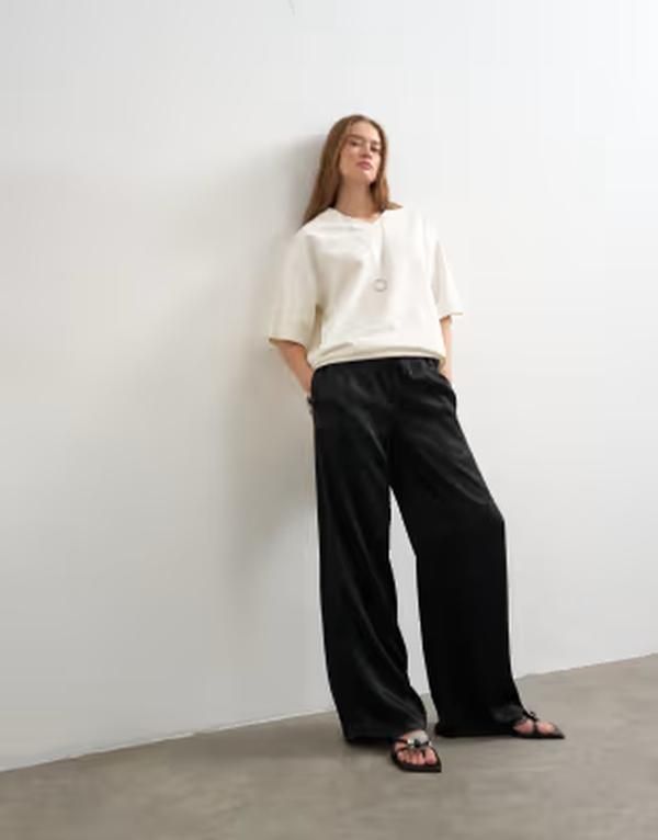 トップショップ レディース ボトムス カジュアルパンツ ワイドレッグ サテン Topshoplain satin tie waist wide leg pants black ブラック