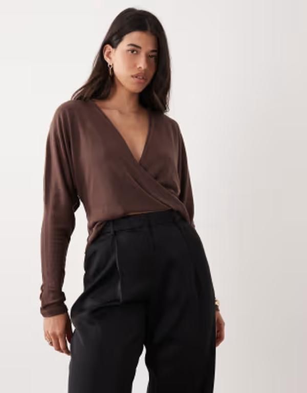 エイソス レディース トップス Tシャツ ASOS DESIGN slouchy twist frontop in chocolate チョコレート