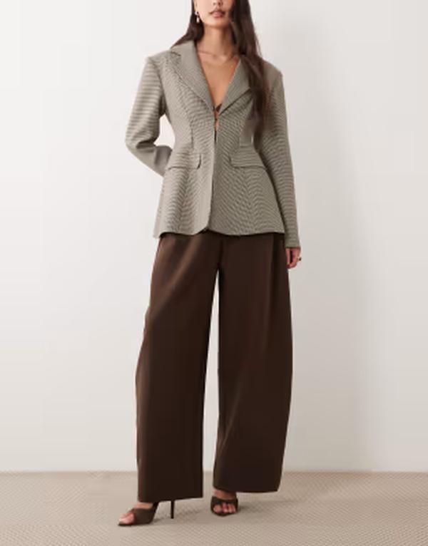 エイソス レディース ボトムス カジュアルパンツ ASOS DESIGN clean waistband oversized tailored barrel pants in Chocolate チョコレート