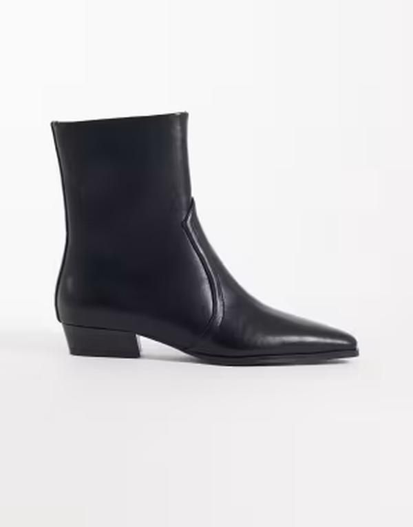 エイソス レディース シューズ ブーツ・レインブーツ アンクル ASOS DESIGN Anselow flat pointed ankle boots BLACK PU ブラック