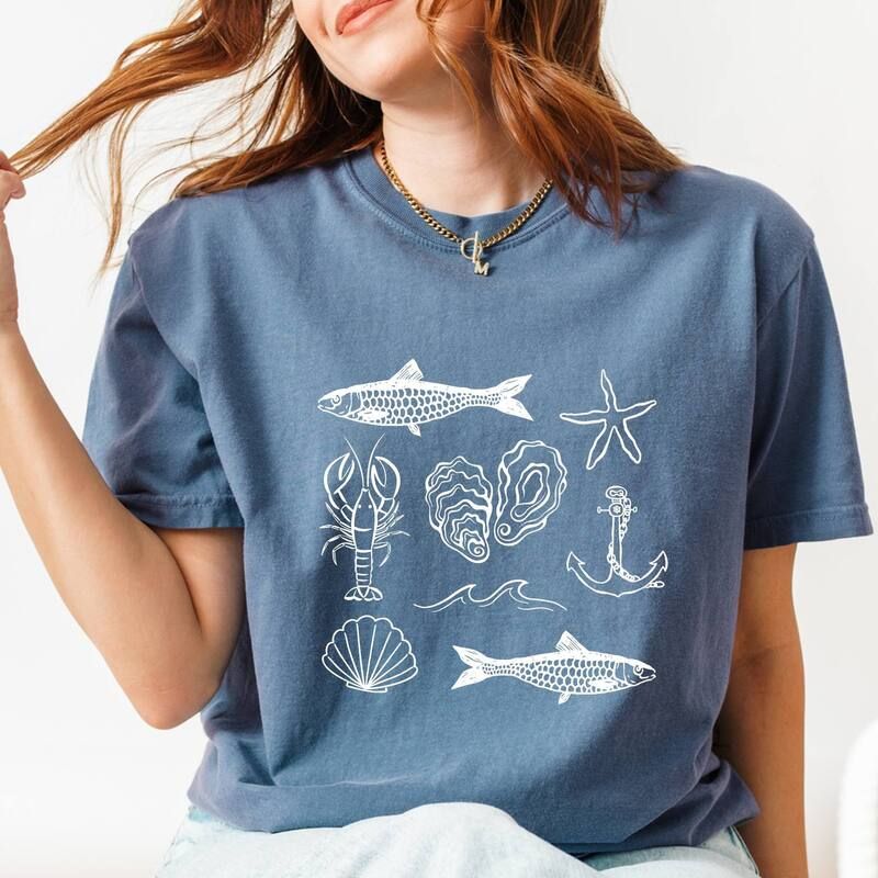 Simply Sage Market レディース トップス Tシャツ グラフィック Simply Sage Market Fisherman Collage Womens Garment Dyed Graphic TShirt Blue Jean ブルー