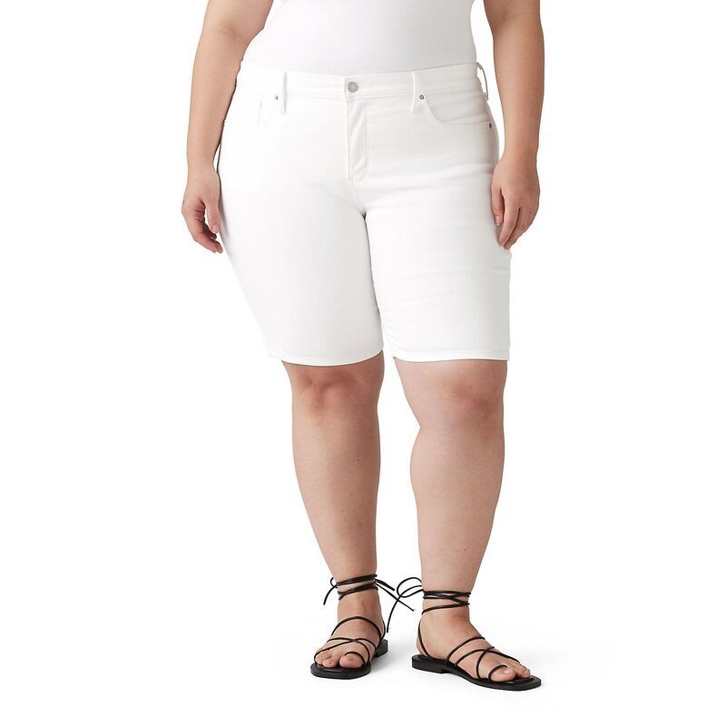 リーバイス レディース ボトムス ハーフパンツ・ショーツ プラスサイズ ショートパンツ デニム Plusize Levishaping Denim Bermuda Shorts Chalk White ホワイト