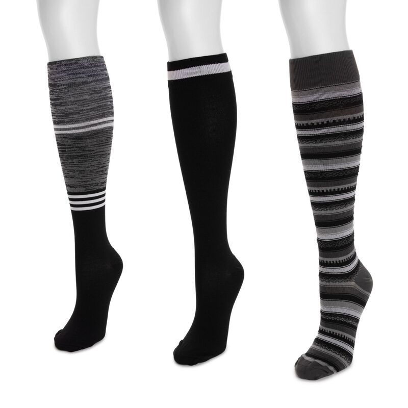 ムクルクス レディース アンダーウェア 靴下 Womens MUK LUKS 3PackneeHigh Wide Compression Socks Black Stripe ブラック