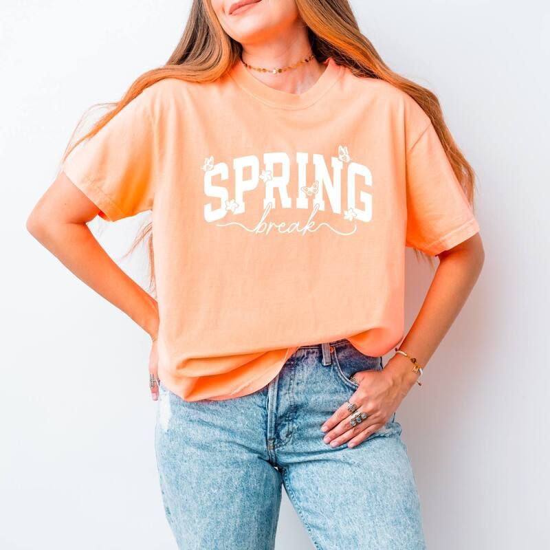 Simply Sage Market レディース トップス Tシャツ グラフィック Simply Sage Market Spring Break Arched Butterflies Womens Garment Dyed Graphic TShirt Ca