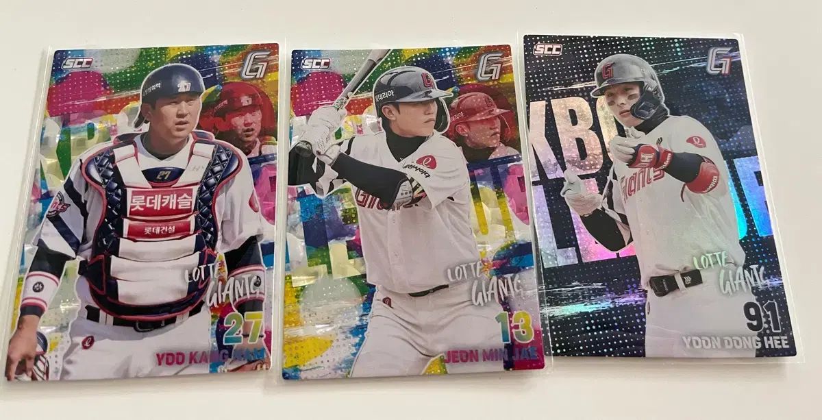 ロッテ・ジャイアンツ KBOカード まとめ売り (チョン・ミンジェ、ユ・ガンナム ホロパラレル、ユン・ドンヒ ホロ)