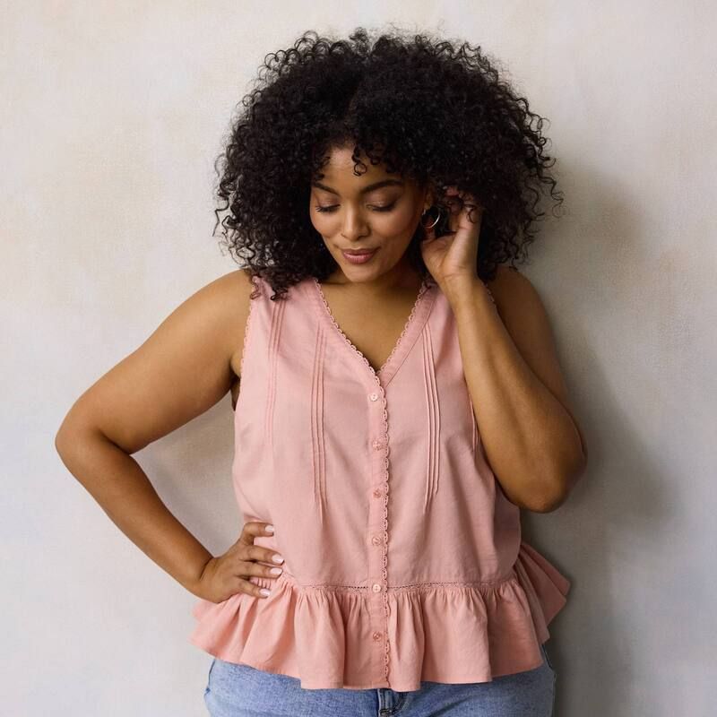 LC Lauren Conrad レディース トップス シャツ Vネック レーストリム プラスサイズ レース Plusize LC Lauren Conrad Pintuck Lace Trim VNeck Tank Top Angelica Blush ブラ